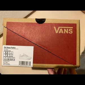 BRAND NEW- Vans- ‘Old Skool Platform’ - True White
